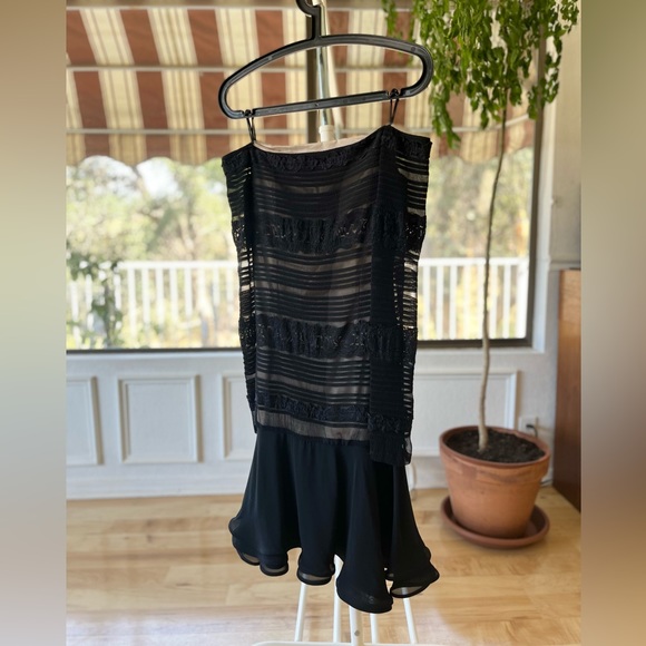 Vintage French Lace Evening Gown with Drop Shoulders - Picture 3 of 6